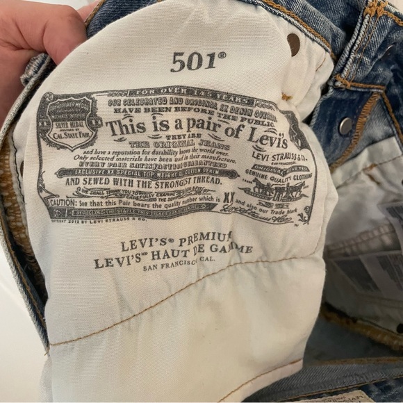 Levi’s 501 Shorts - Picture 5 of 6